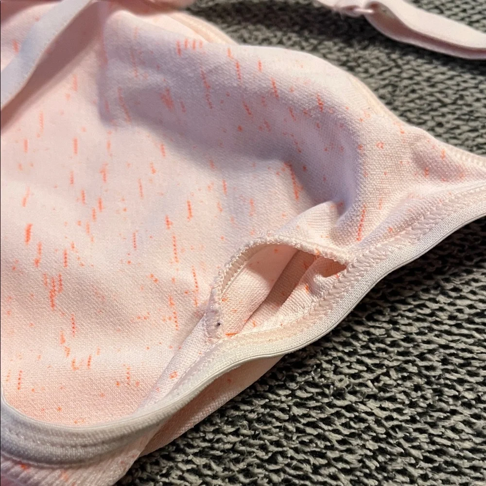 Under Armor Women's Light Pink Sports Bra - Picture 5 of 5